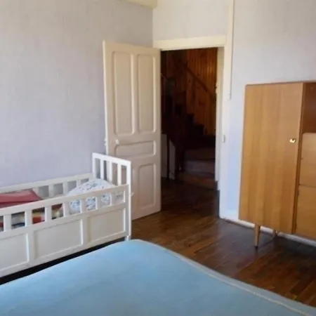 بيت للعطل Maison Chambon-sur-lac, 6 Pieces, 6 Personnes - Fr-1-395-32