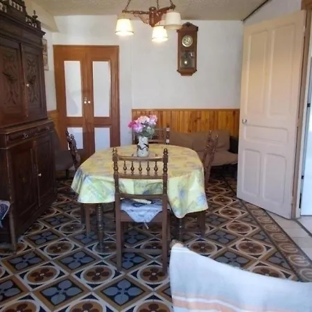 Maison Chambon-sur-lac, 6 Pieces, 6 Personnes - Fr-1-395-32 بيت للعطل *
